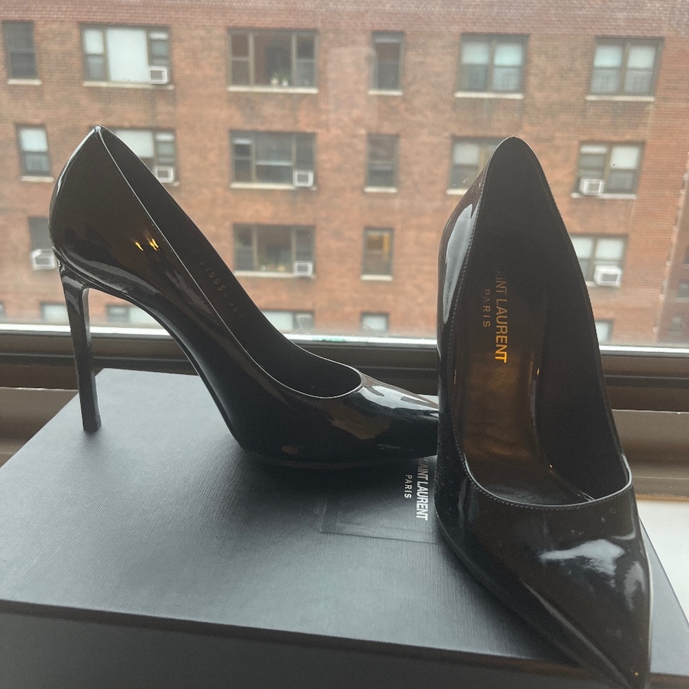 Saint Laurent Patent Leather Black Zoe Pumps - NEW